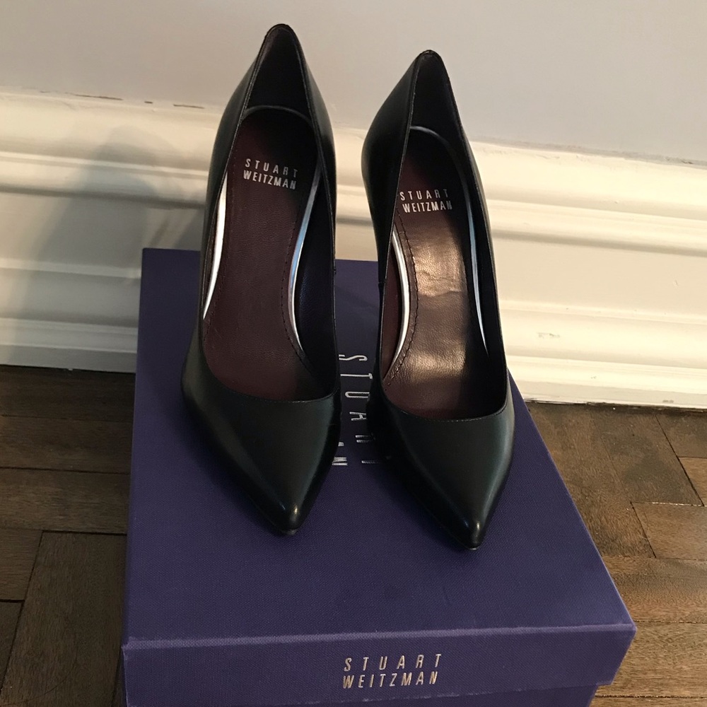 Stuart Weitzman classic point toe pumps